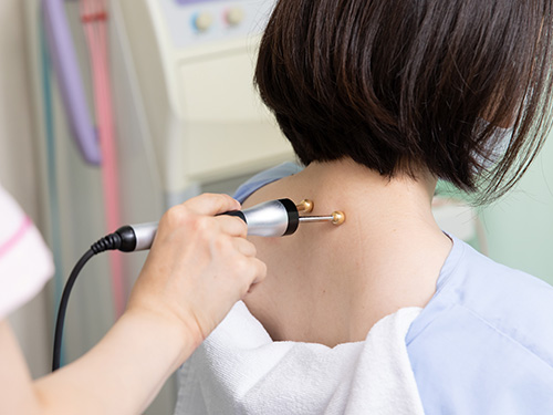 病院や治療院にある電気治療器などの物理療法は腰痛に効果的に作用するのか？